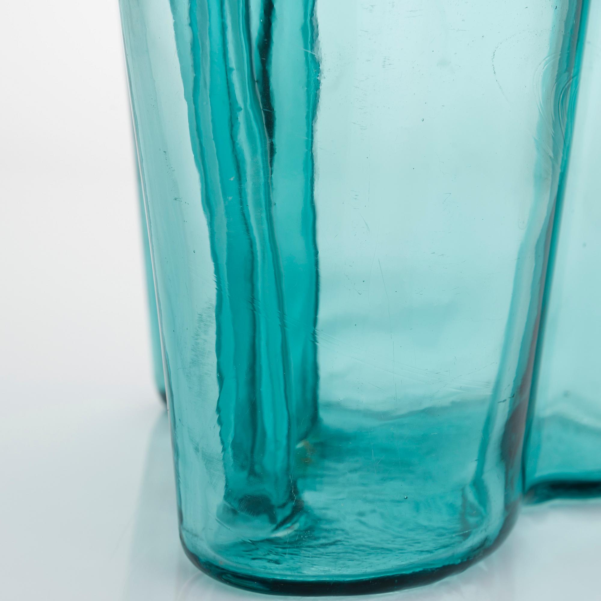 Alvar Aalto, A '9750' vase Karhula Glassworks in production 1937-1949.