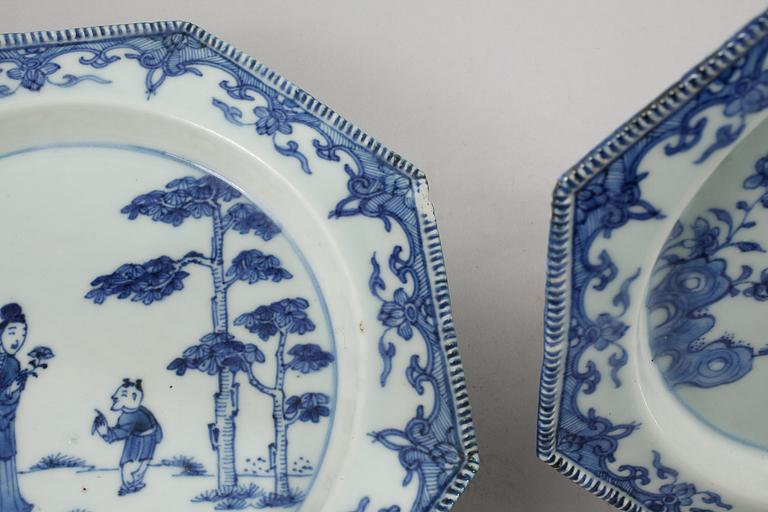 COASTERS, 4 st, porslin, Kina, Qing dynastin, Qianlong (1736-95).