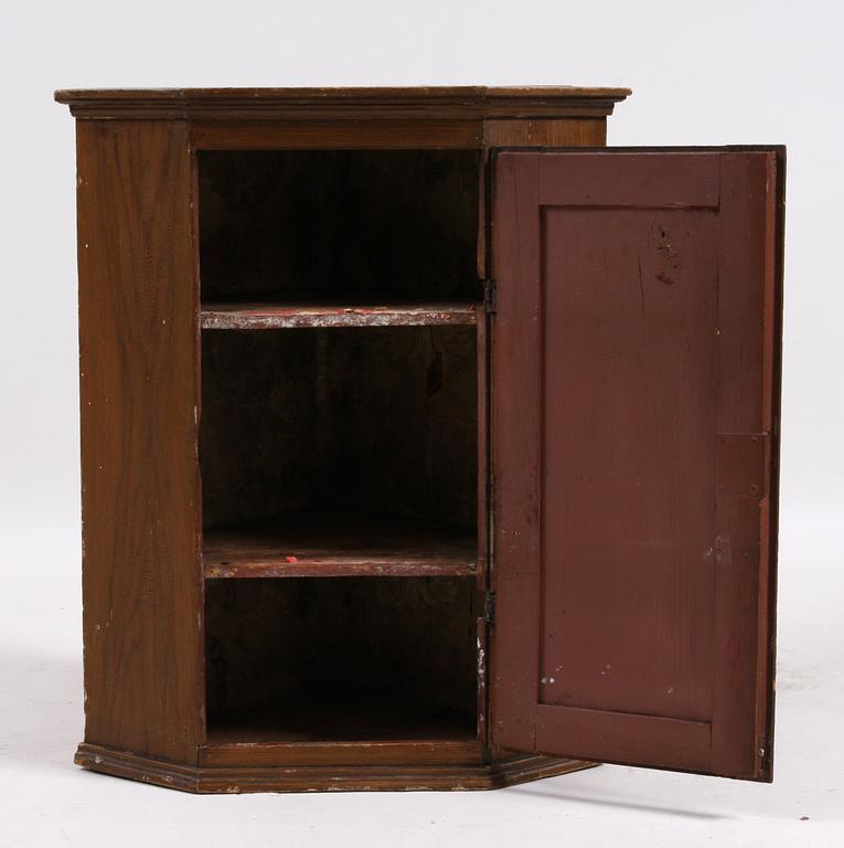 HÖRNSKÅP, 1800-tal.