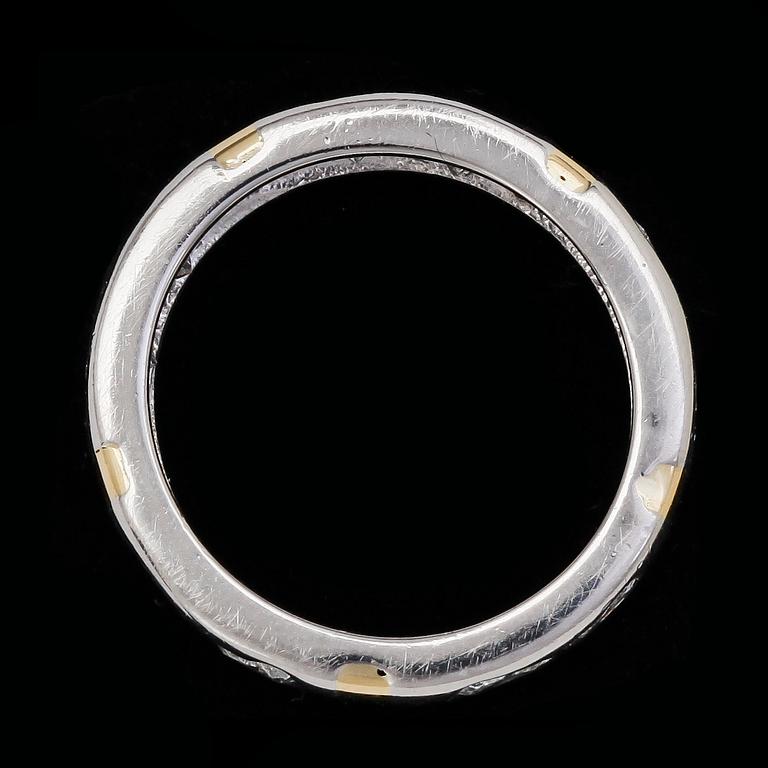 RING, heart cut diamonds, tot. app. 2.50 cts.