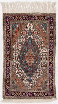 Carpet, Tabriz. ca 168 x 96 cm.