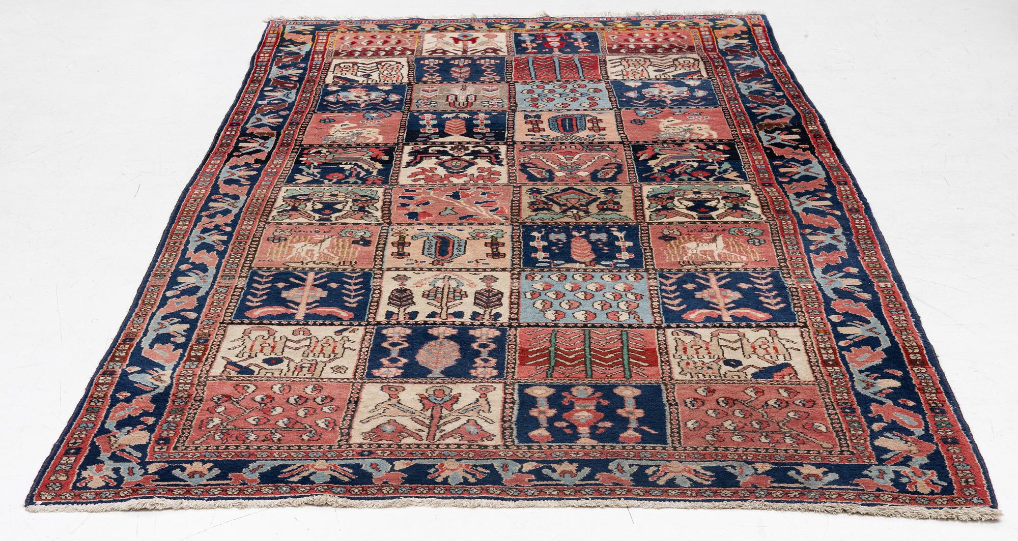 Rug, Bakhtiari, approx. 302 x 160 cm.