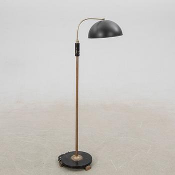 Golvlampa, 1900-talets mitt.