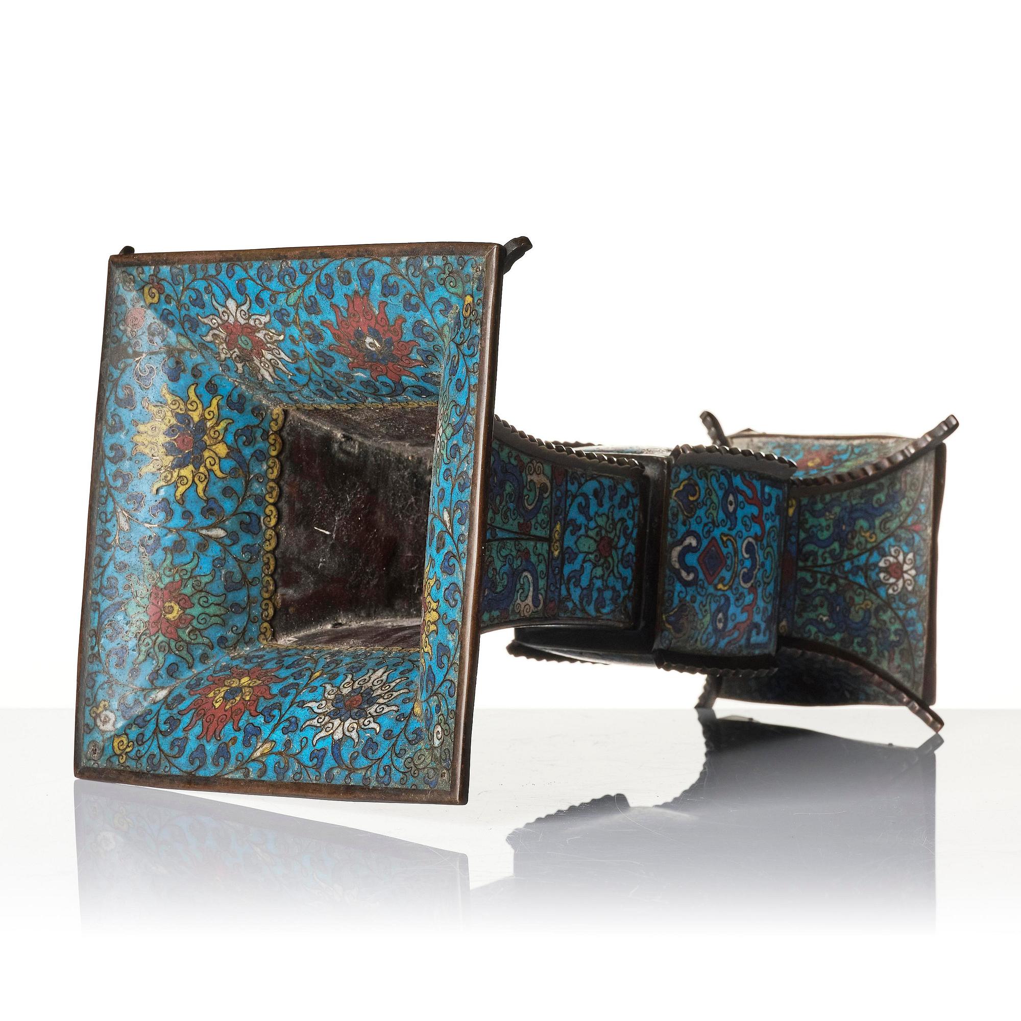 An archaistic cloisonné enamel vase, Gu, late Ming dynasty (1368-1644).