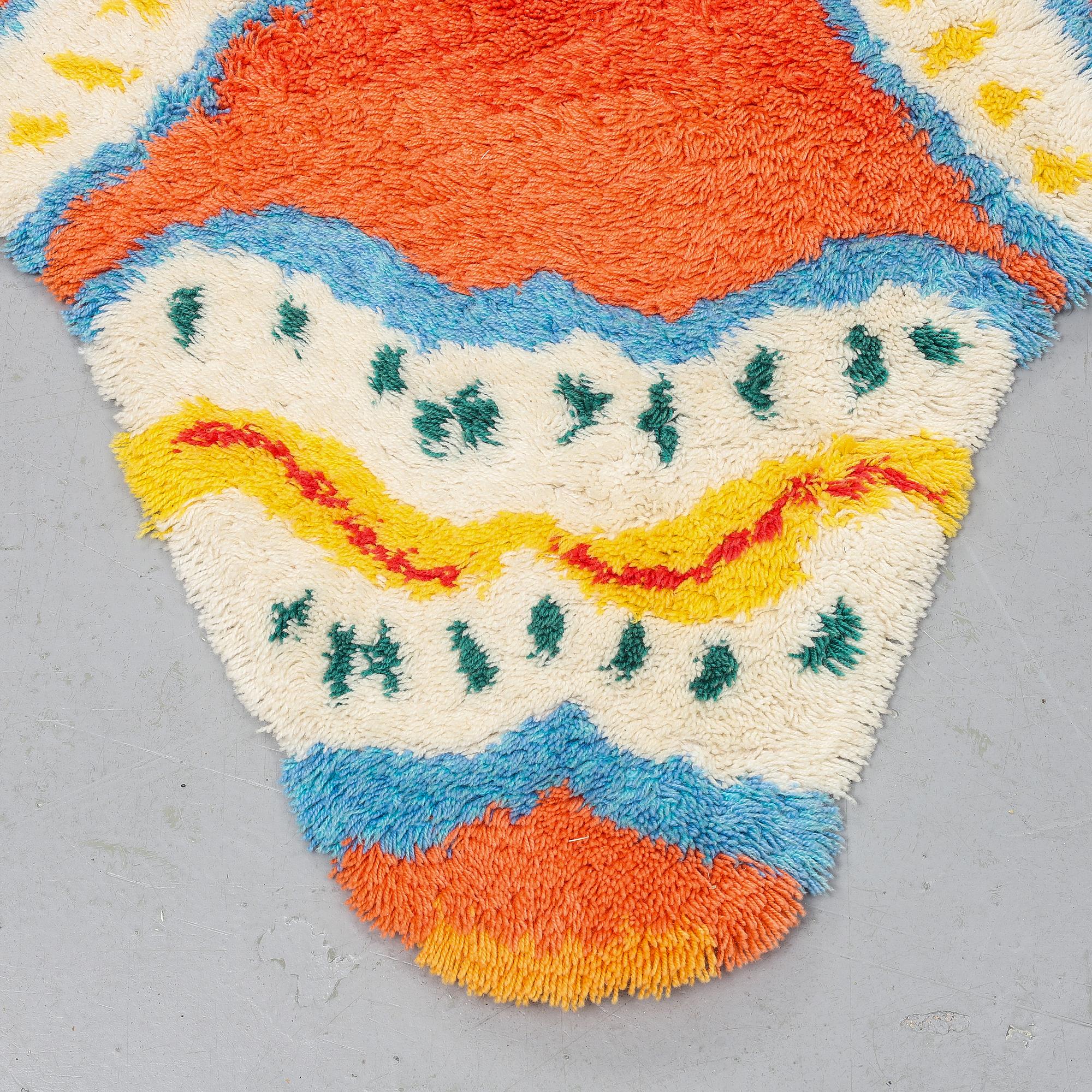Anne Carlquist & Anna Fjällbäck, a carpet, "Dalahästmattan", tufted, ca 172 x 173 cm.