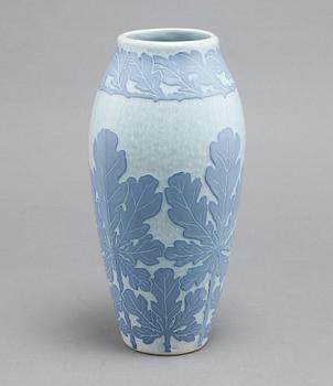 VAS, stengods, Josef Ekberg, Gustafsberg, signerad och daterad 1919.