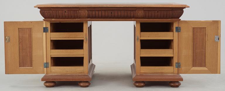 SKRIVBORD, nyrenässans, 1900-talets början.
