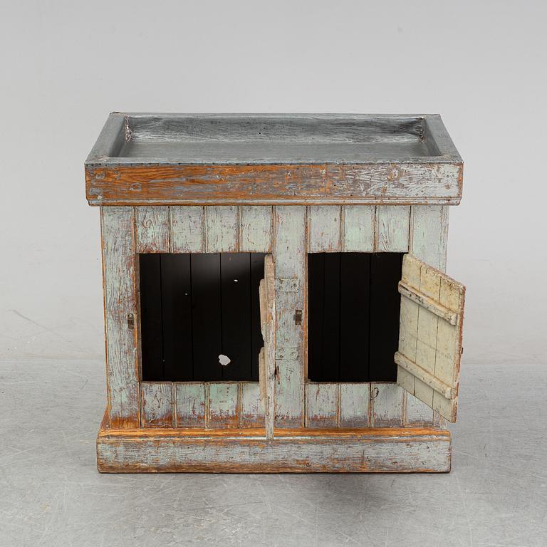 An early 20th Century zink.