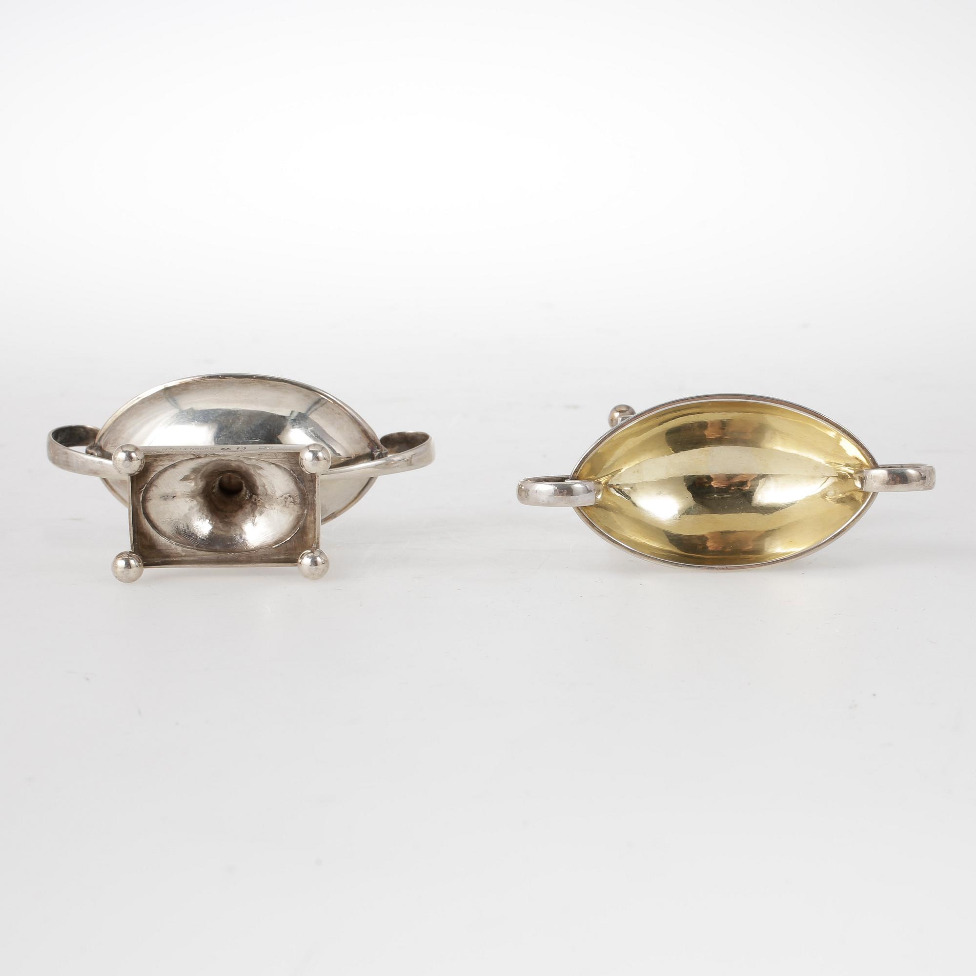 SALTKAR, silver, ett par, Möllenborg, 1946 respektive 1949. Vikt ca 63 gram.