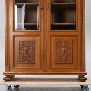 Bookcase, around the year 1900.
