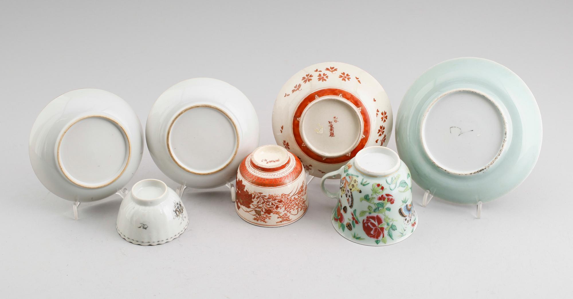 SAMLING PORSLINSFÖREMÅL, 5 delar, Kina/Japan, 1700-1900.