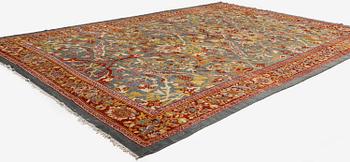 A Ziegler Mahal carpet, West Persia, 523 x 363 cm.