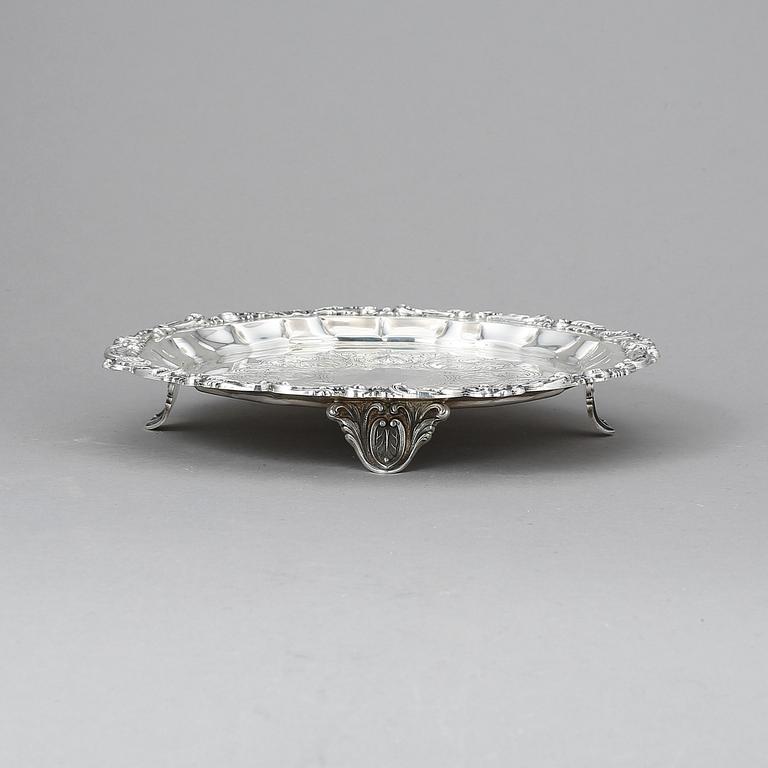 SALVER, silver, sannolikt Spanien, 1900-tal. Vikt ca 400 gram.