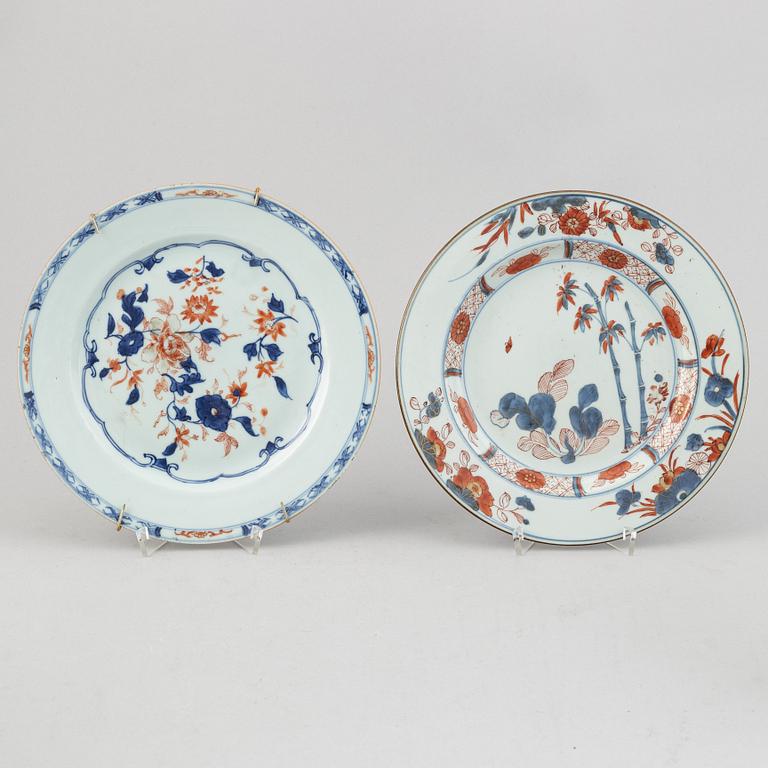 A group of 7 imari dishes, Qing dynasty, Qianlong (1736-95).