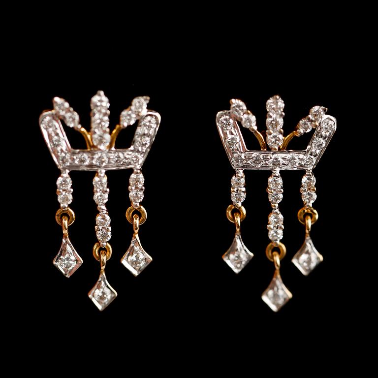 ÖRHÄNGEN, 1 par, 18 k guld, diamanter tot ca 0.65 ct.