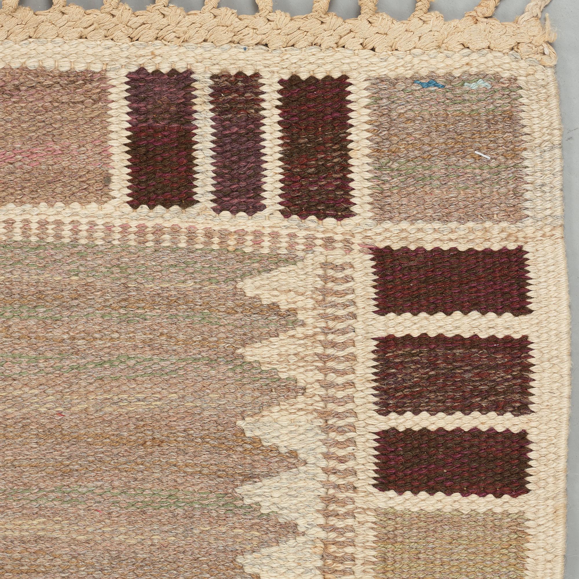 Barbro Nilsson, BARBRO NILSSON, A CARPET, "Salerno grå med enkel bård", flat weave, ca 245 x 170,5 cm, signed AB MMF BN.