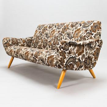 Kurt Hvitsjö, a mid-20th century sofa for Isku.