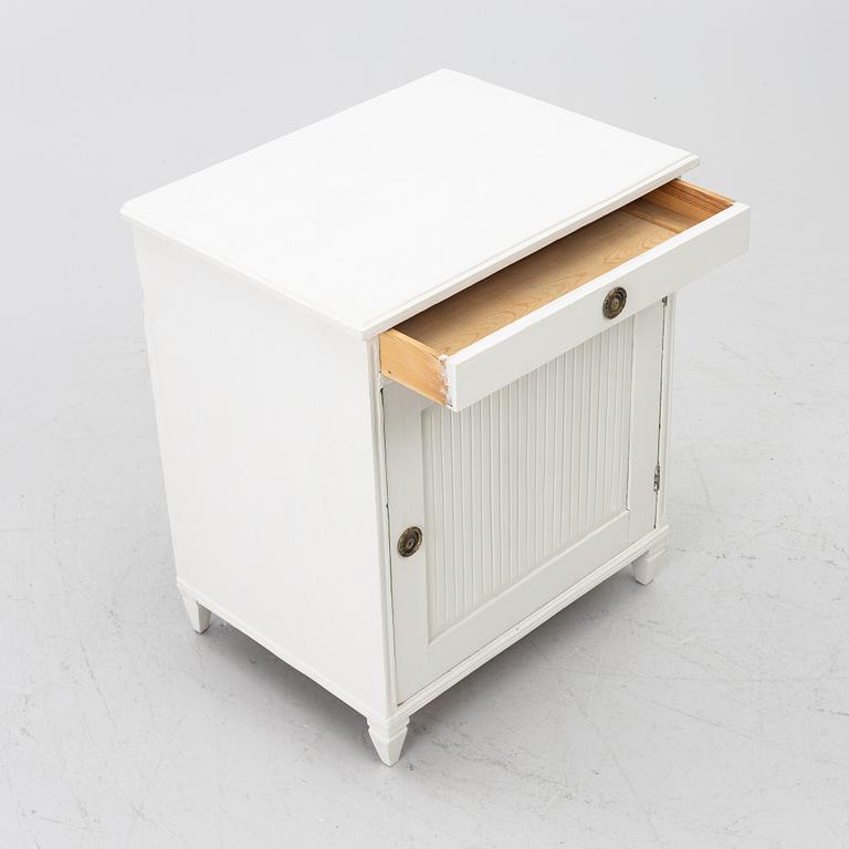 Chest of drawers/cabinet, Gustavian style, mid-20th century.