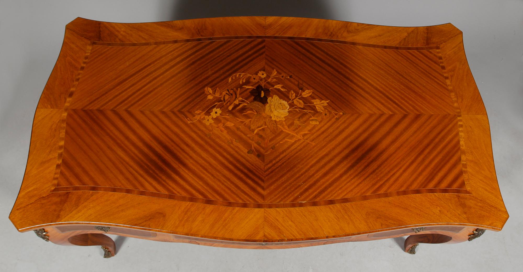 SKRIVBORD, rokokostil, 1900-talets mitt.