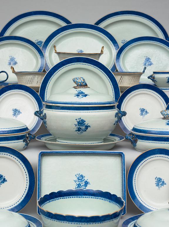 A blue and white dinner service, Qing dynasty, circa 1800. (90 pieces).