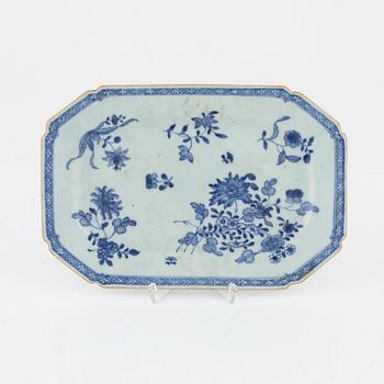 Stekfat, porslin. Qingdynastin, 1700-tal.