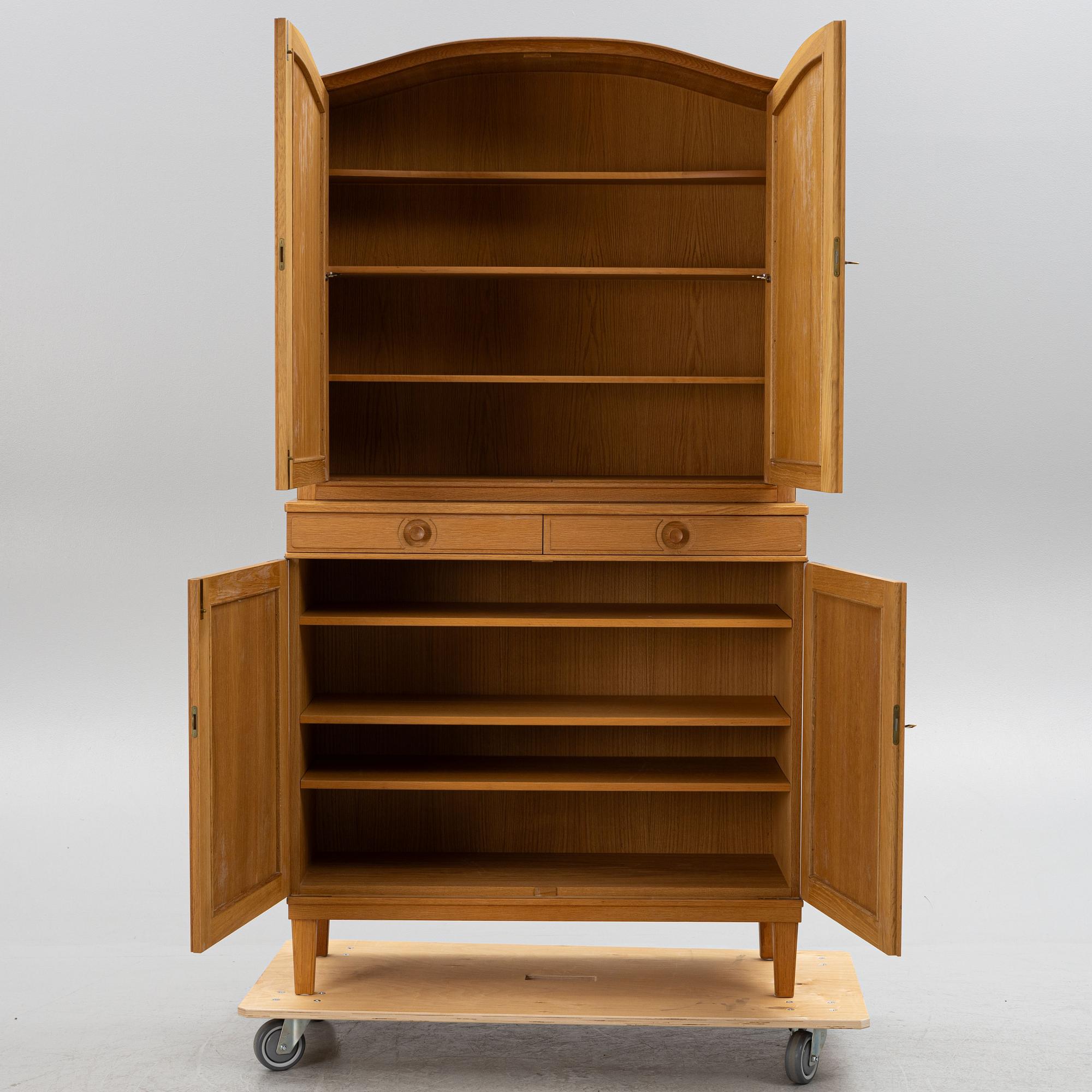 Carl Malmsten, skåp,  "Herrgården", 1900-talets slut.