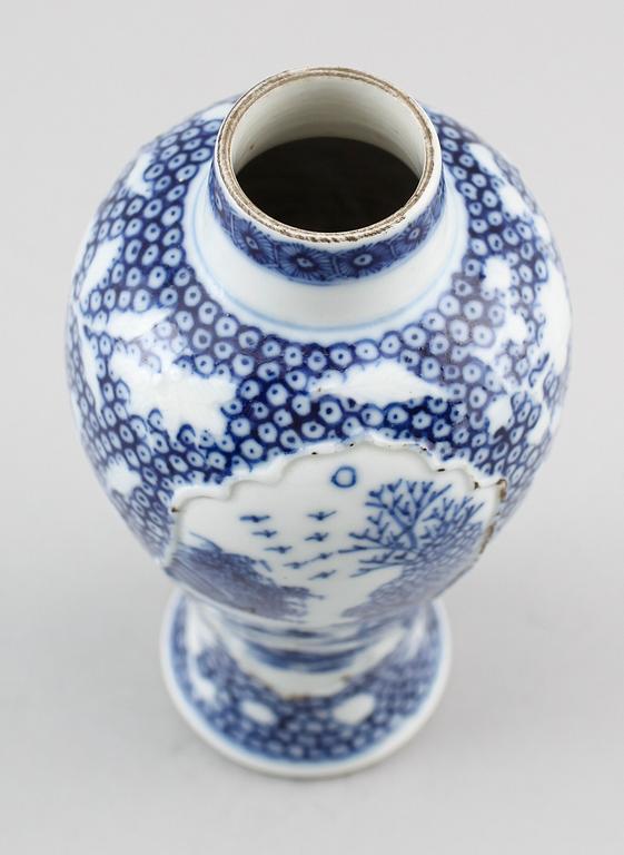 VAS, porslin, Kina, 1700-tal.
