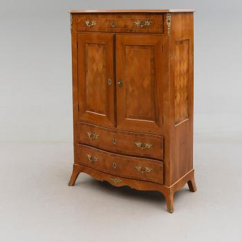 SKÅP, rokokostil, 1900-talets mitt.
