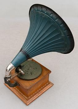 TRATTGRAMMOFON, 1900-talets första hälft.
