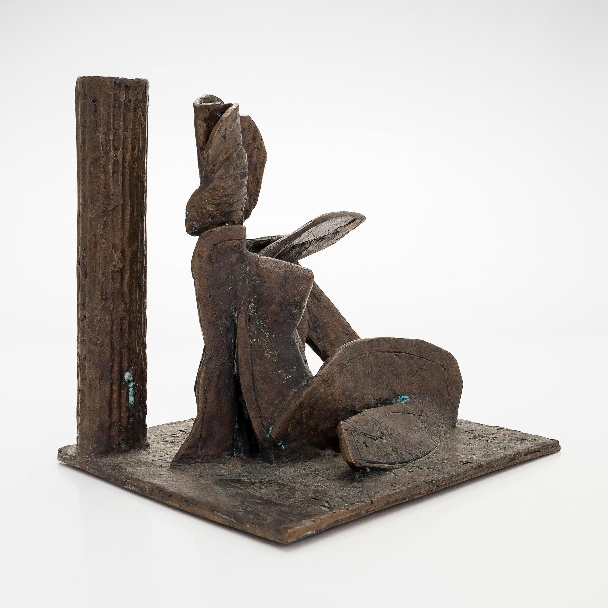 Erkki Kannosto, Sittande figur.