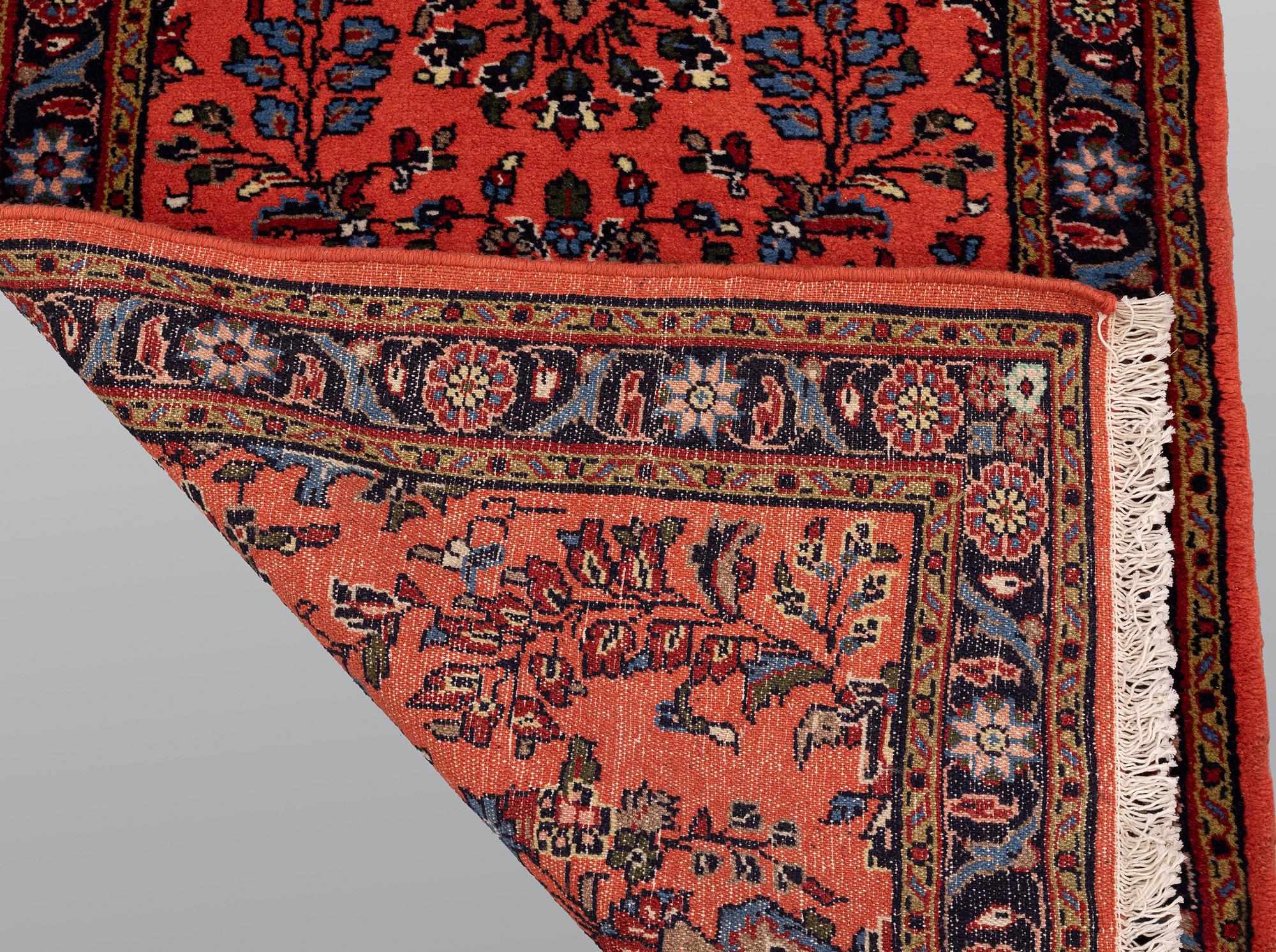 Gallerimatta, Sarouk, ca 393 x 84 cm.