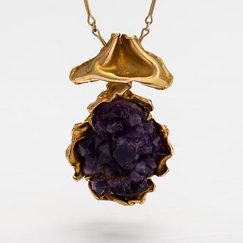 Reino Saastamoinen, An 18K gold an ametyst necklace. Helsinki 1973.