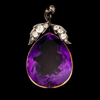 A PENDANT, facetted amethyst, old cut diamonds, 14K (56) gold and silver.