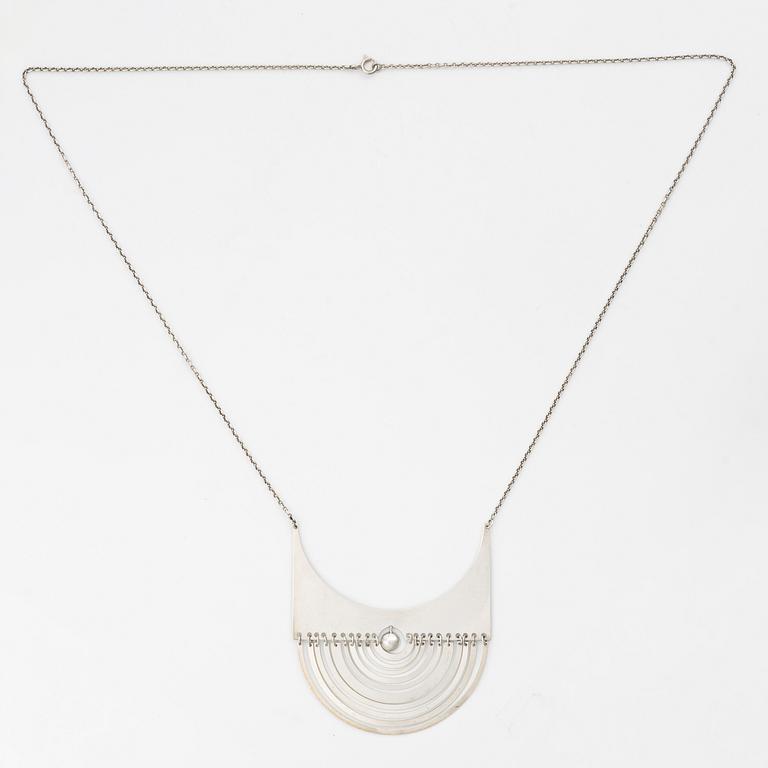 Tapio Wirkkala, A sterling silver necklace "Half-moon", E Westerback Helsinkki 1973.