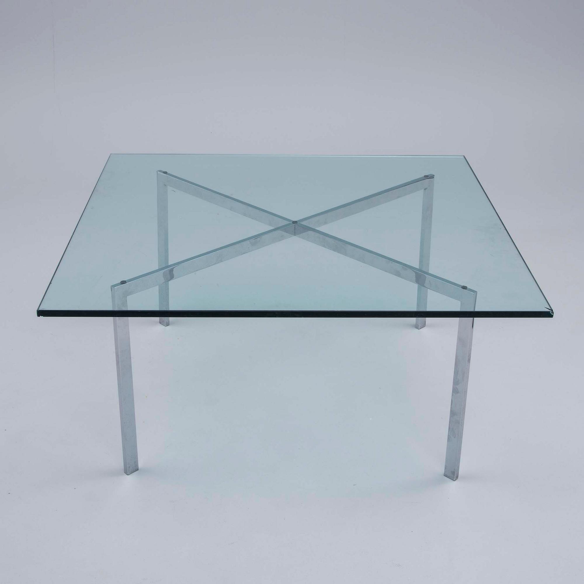 SOFFBORD, "Barcelona", Mies van der Rohe, modellen formgiven år 1929.