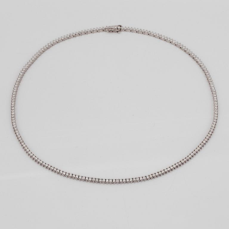 A circa 7.00 ct brilliant-cut diamond line necklace.