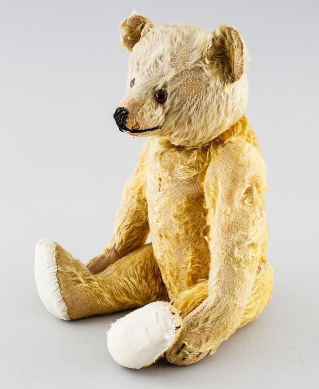 A stuffed teddybear, Steiff, early 20th century.