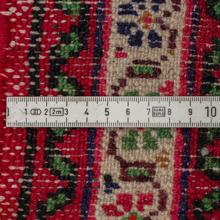 A RUNNER, Hamadan, ca 594 x 82 cm.