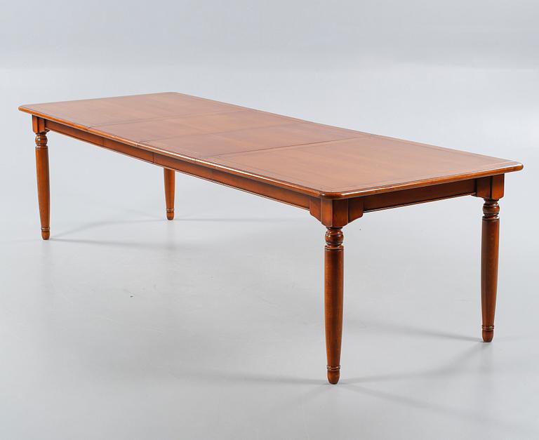 A dining set with seven pieces, designed Louis Philippe, Selva, from late 20th century.