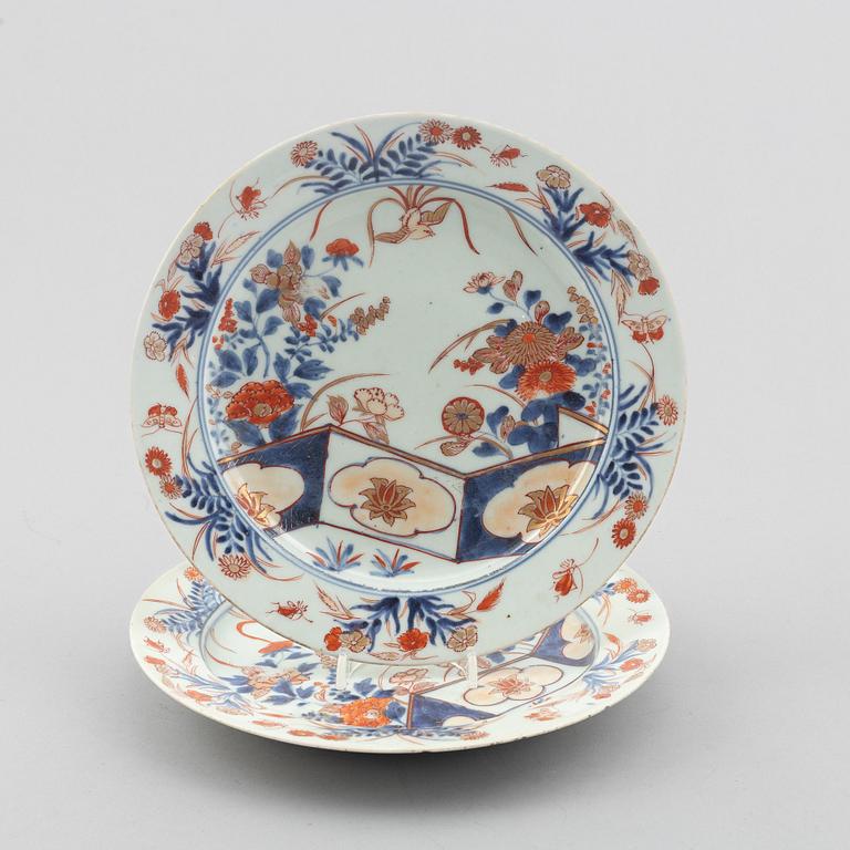 Fat, ett par, porslin, Japan, Edo, 1700-tal.