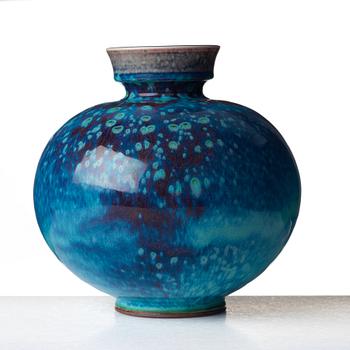 Berndt Friberg, a stoneware vase, Gustavsberg studio, Sweden 1977.