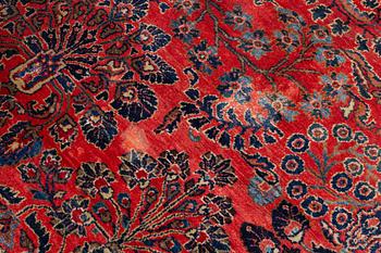 A so called American Sarouk carpet, c. 380 x 265 cm.
