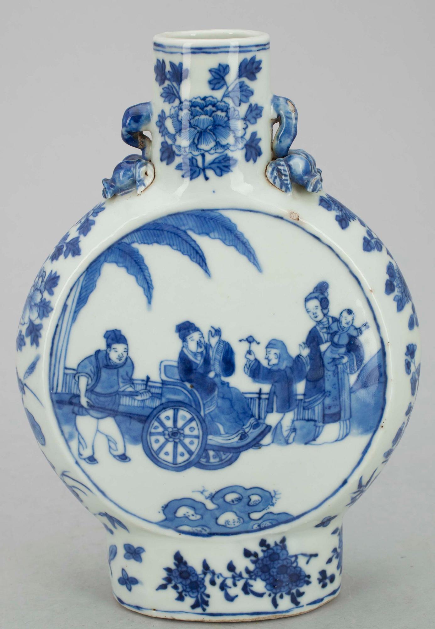 PILGRIMSFLASKA, porslin, Kina, Qingdynastin 1800-tal.