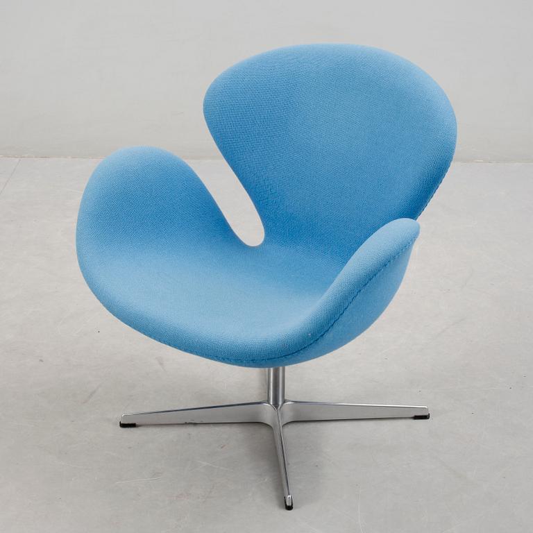 FÅTÖLJ, "Svanen", Arne Jacobsen, Fritz Hansen, Danmark.