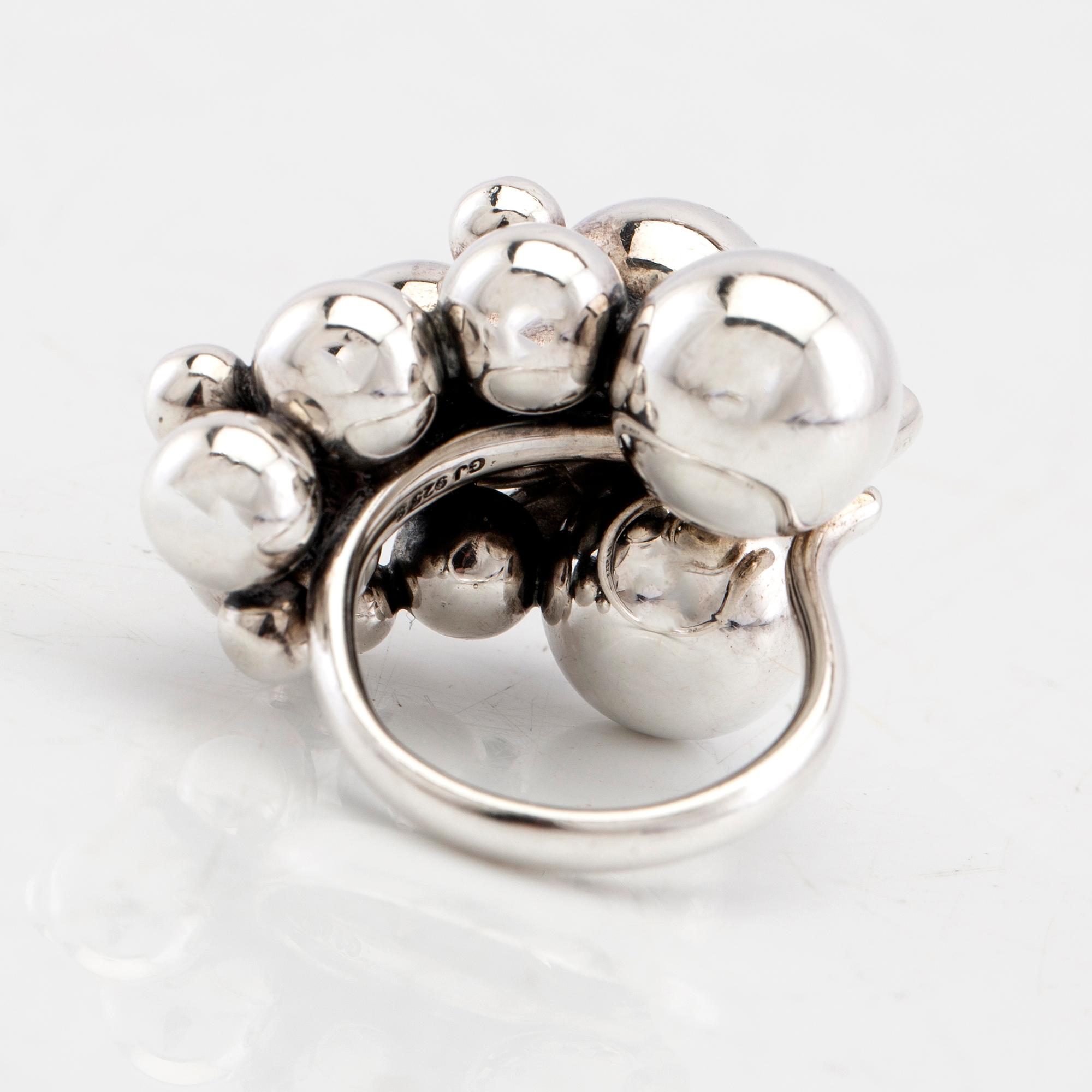 Georg Jensen, ring silver "Moonlight Grapes" med runda briljantslipade diamanter, design Harald Nielsen.