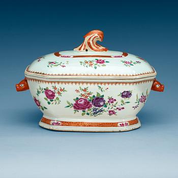 1746. A famille rose tureen with cover, Qing dynasty, Qianlong (1736-95).