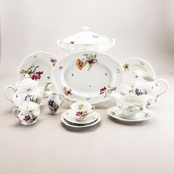 A 76 pcs Rosenthal porcelain service mid 1900s.
