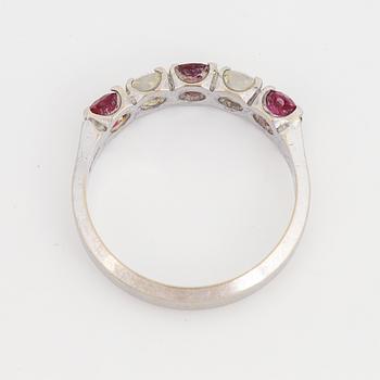 Elon Arenhill, Ring with rubies and diamonds.