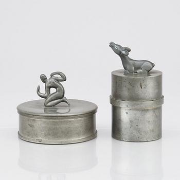 Firma Svenskt Tenn, Nils Fougstedt and Björn Trägårdh, two pewter boxes, Stockholm 1929 and 1932.