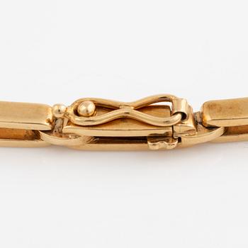 Bracelet 18K gold with cultured pearls and old mine and rose-cut diamonds.